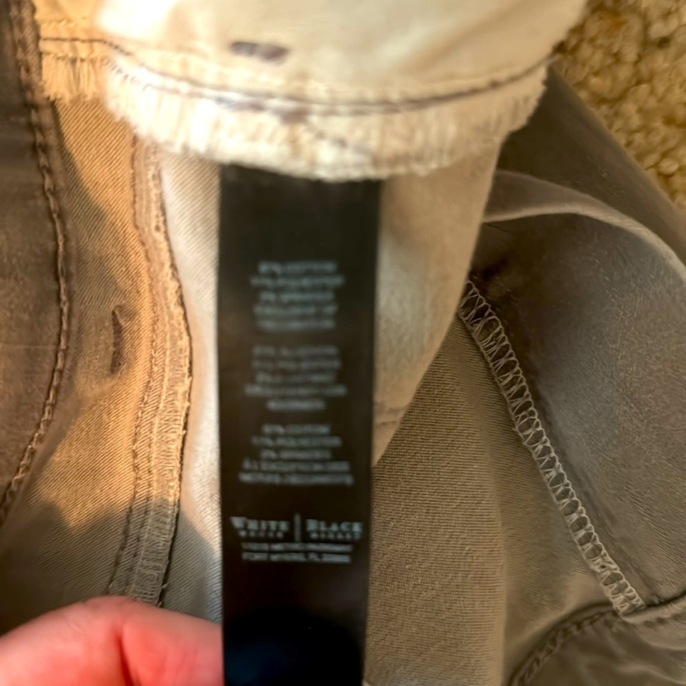 WHITE HOUSE BLACK MARKET light grey jeans. Size 8. - Picture 3 of 7